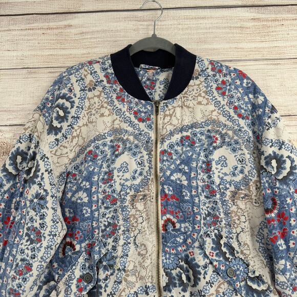 Free People Quilt Lined Floral Full Zip Jacket Womens Large Blue White Beige - Picture 3 of 13
